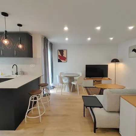 Fantastic Sant Adria Apartment *